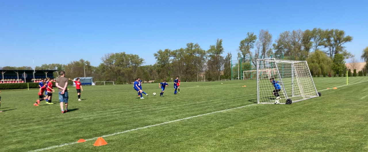 TJ Sokol Červený Újezd : FKR 2:1 (1:0)