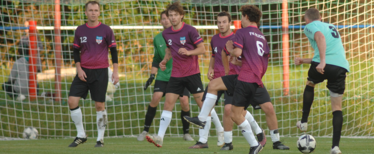 Béčko proti Středoklukám vydrželo poločas, nakonec prohrálo 0:3