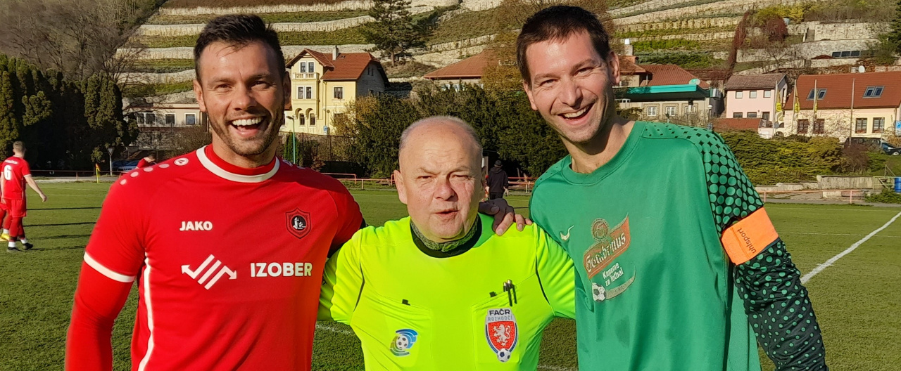 Těžce slepované béčko prohrálo v Karlštejně 0:6