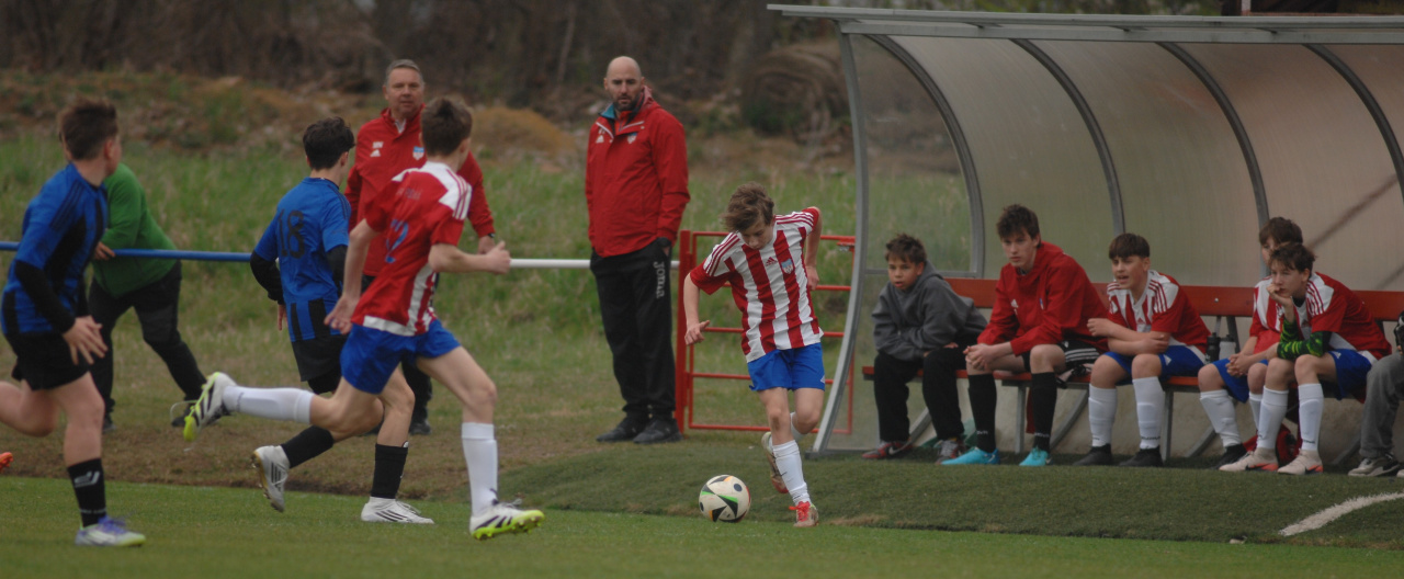 Starší žáci vyhráli 4:2, trefili se i sváteční střelci