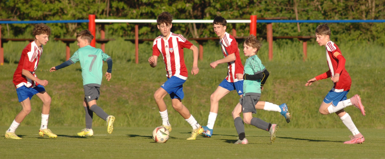Starší žáci na závěr základní skupiny porazili Třebotov 2:1