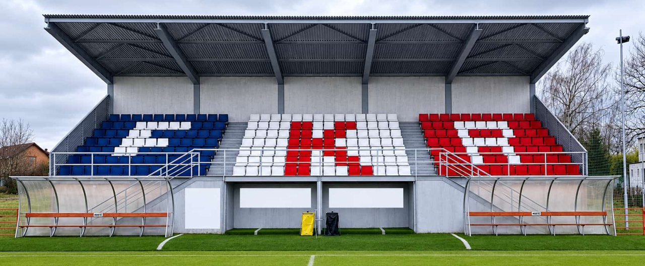 Velká rekonstrukce tribuny začíná: Podpořte klub a kupte si svou vlastní sedačku!
